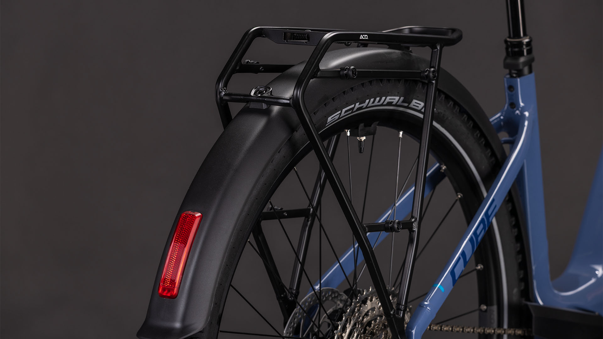 695_110312_D_03.jpg 695_110312_D_03.jpg